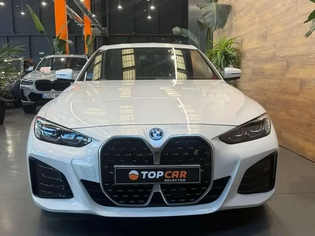 Usado BMW i4 M Sport 250 kW (340 CV) 2024 Blanco Berlina