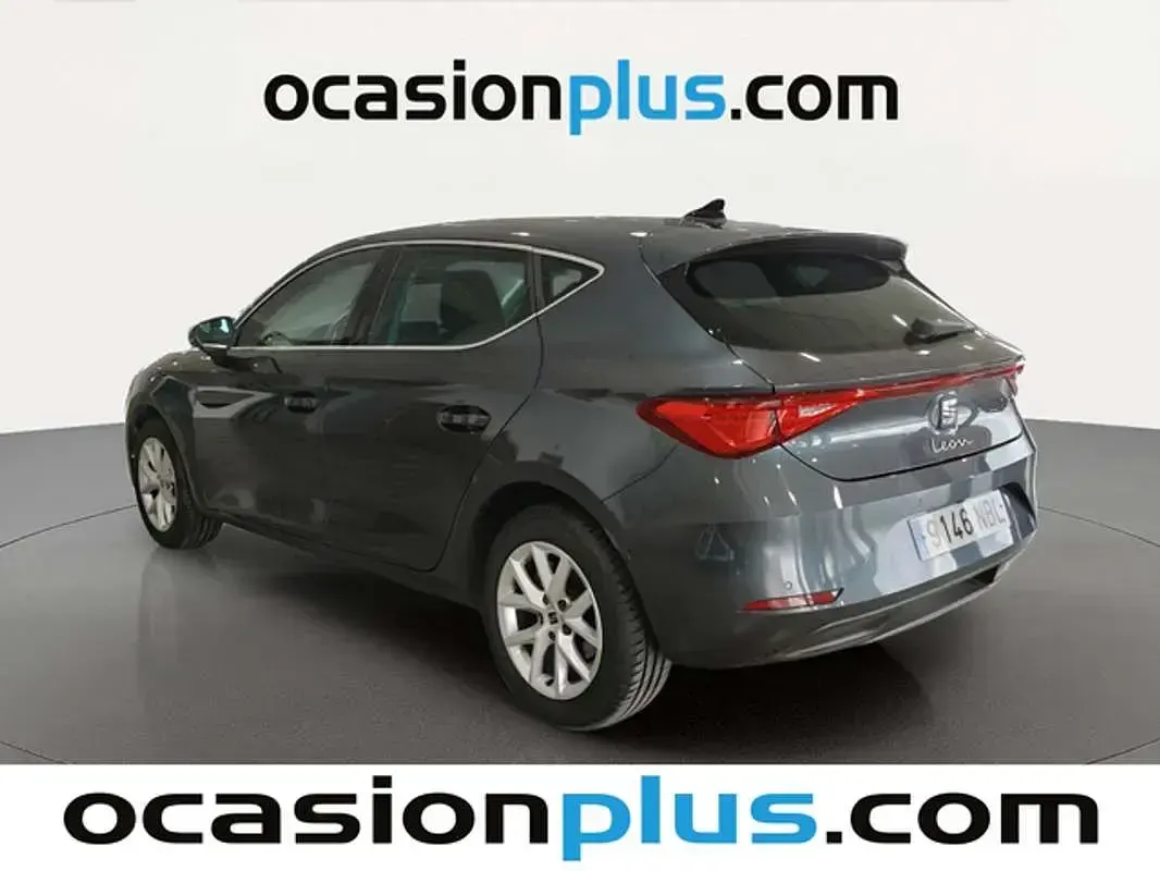 Usado Seat Leon Style 116 CV (85 kW) 2025 Gris Utilitario