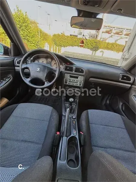Usado Peugeot 406 90 CV (66 kW) 2003 Gris / plata Berlina