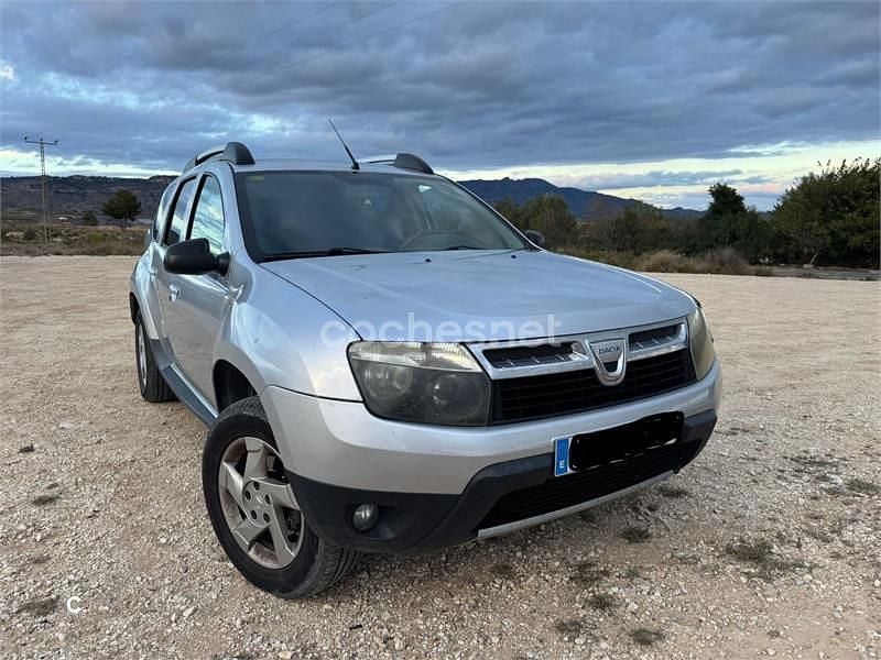 Usado Dacia Duster Lauréate 109 CV (80 kW) 2010 Gris / plata SUV