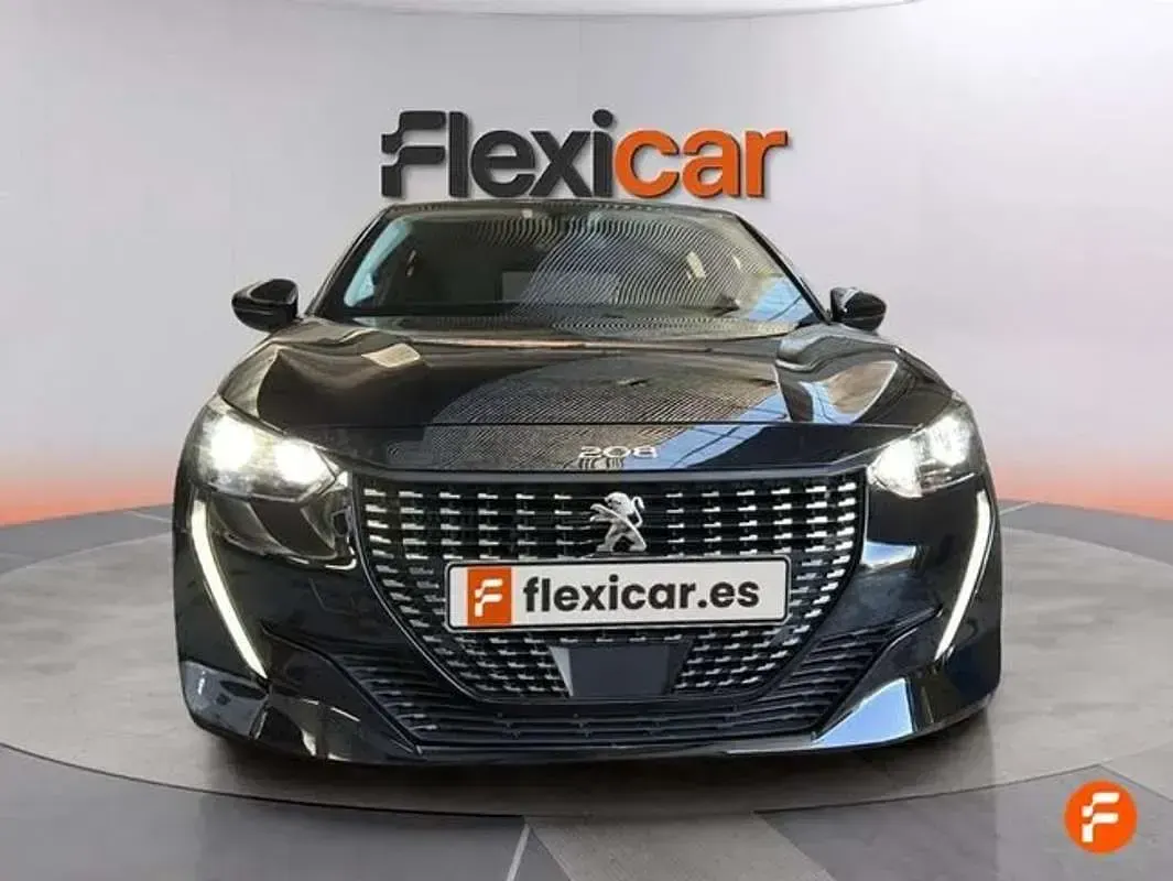 Usado Peugeot 208 Allure 101 CV (74 kW) 2021 Negro Utilitario