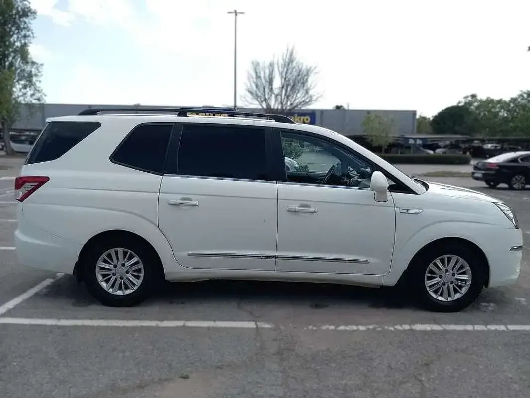 Usado SsangYong Rodius 178 CV (130 kW) 2018 Blanco Monovolumen