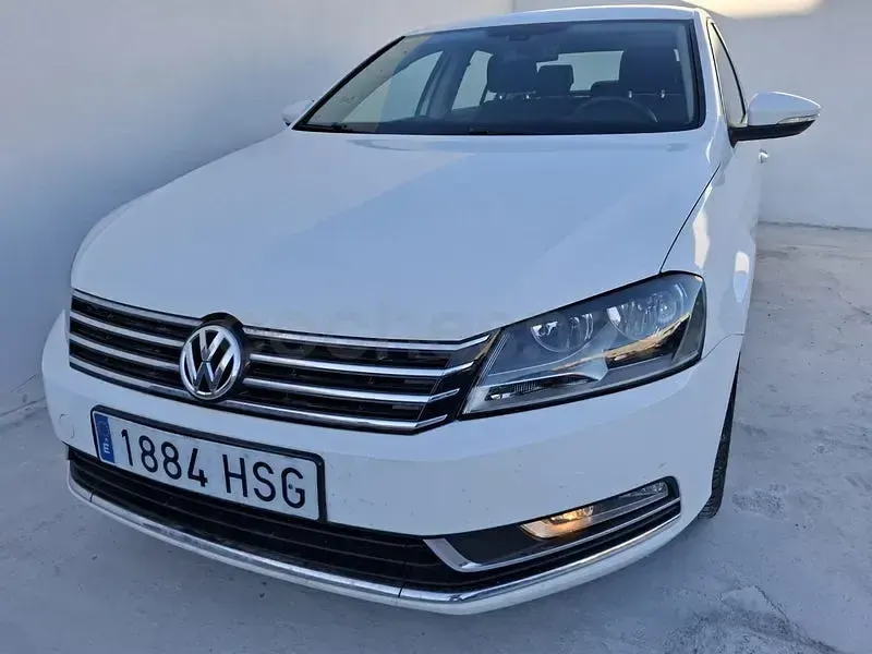 Usado VW Passat Advance 140 CV (102 kW) 2013 Blanco Berlina