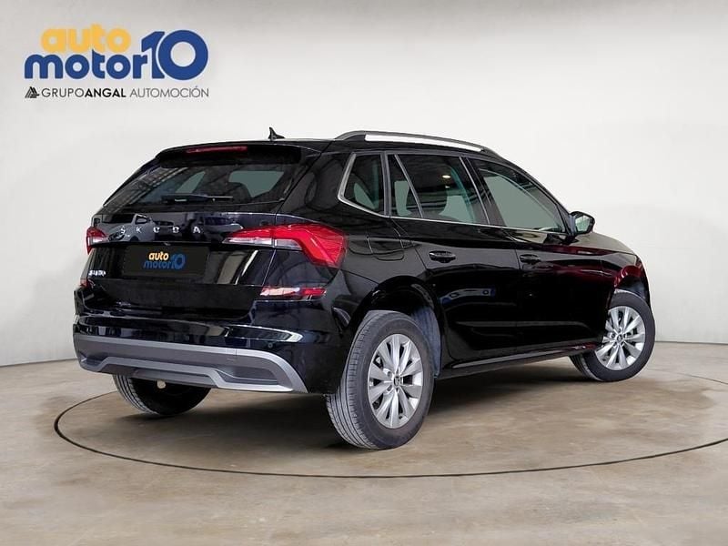 Usado Skoda Kamiq Ambition 110 CV (80 kW) 2023 Negro SUV