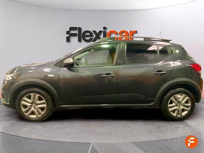 Usado Dacia Sandero Essentiel 91 CV (66 kW) 2023 Gris
