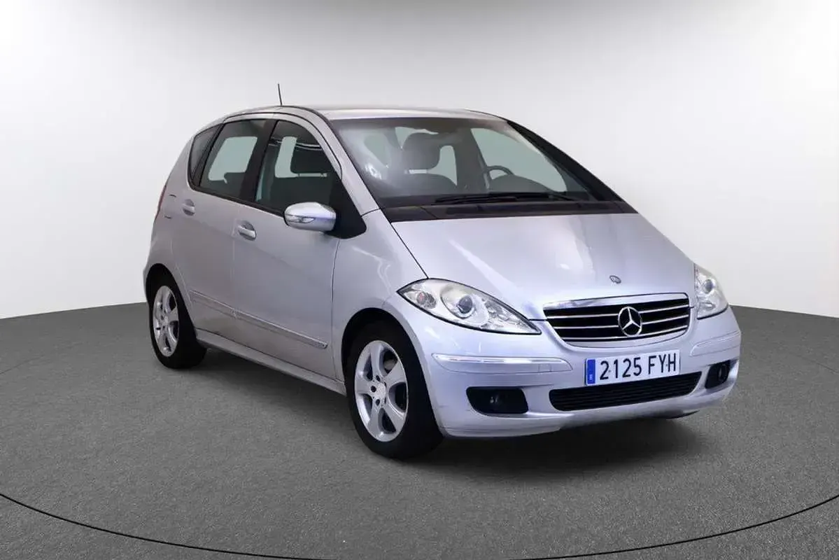 Usado Mercedes A180 Avantgarde 109 CV (80 kW) 2007 Plata Utilitario
