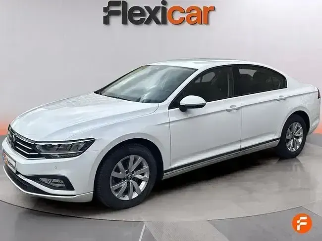 Usado VW Passat 150 CV (110 kW) 2021 Blanco Berlina