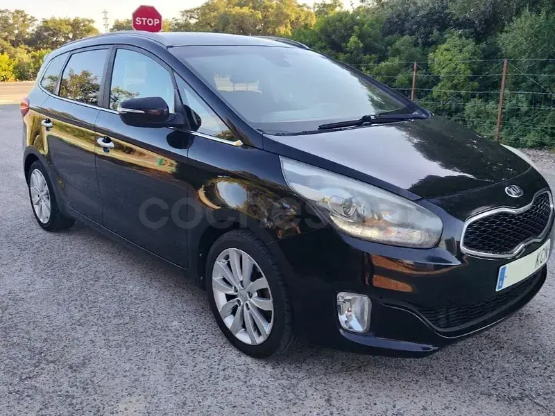 Usado Kia Carens 115 CV (84 kW) 2017 Negro Monovolumen