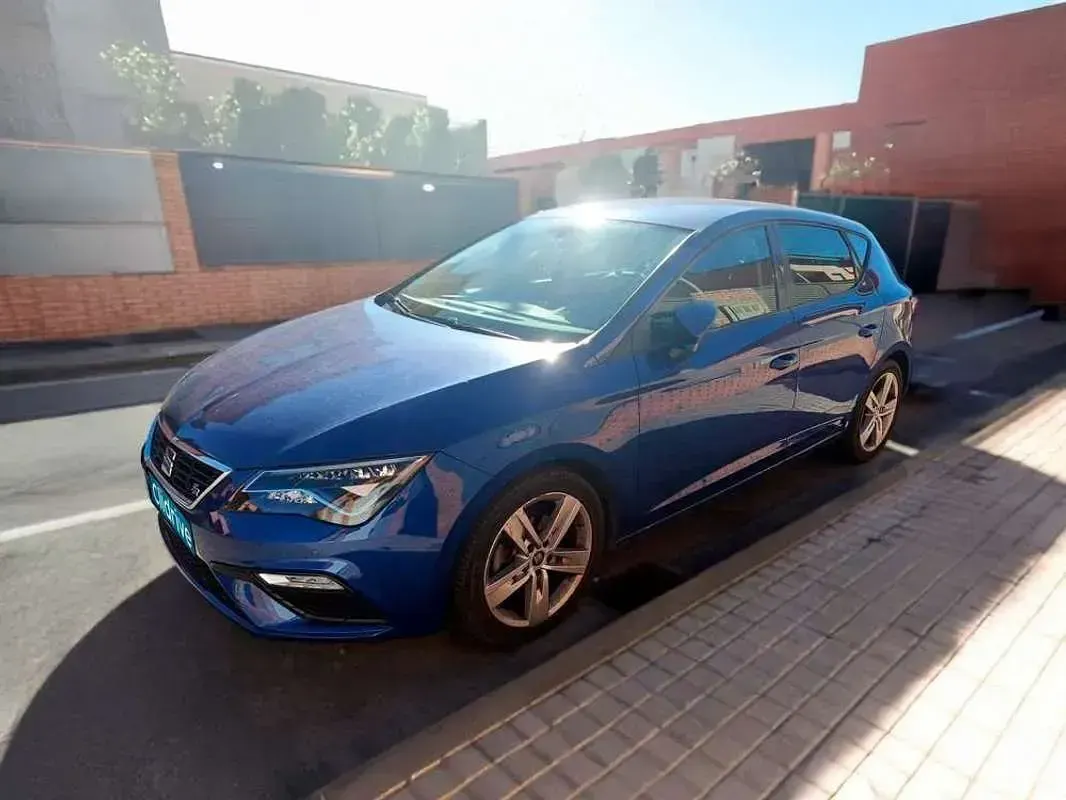 Usado Seat Leon FR 150 CV (110 kW) 2018 Azul Utilitario