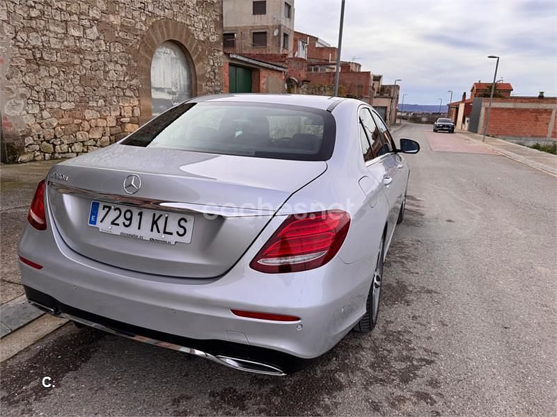 Usado Mercedes E350 258 CV (189 kW) 2018 Gris / plata Berlina