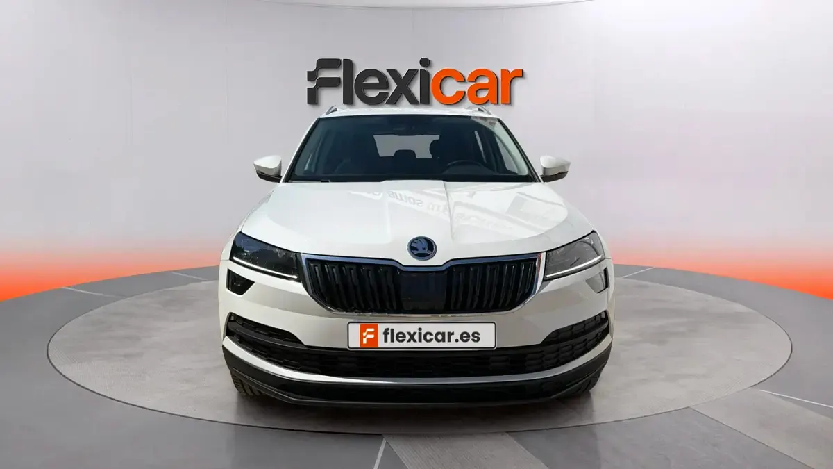 Usado Skoda Karoq Ambition 110 CV (80 kW) 2021 Blanco SUV