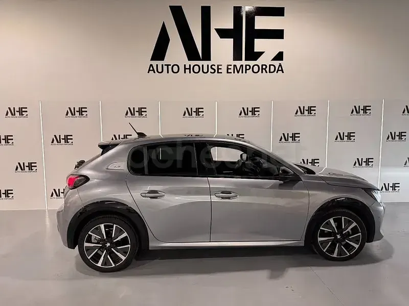 Usado Peugeot 208 GT 100 CV (73 kW) 2022 Gris / plata Utilitario