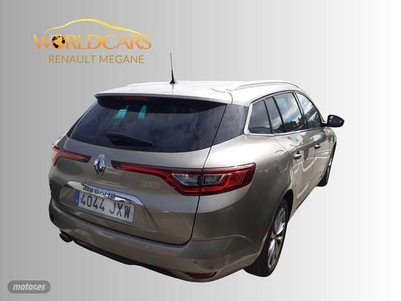 Usado Renault Mégane GrandTour Zen 131 CV (96 kW) 2017 Marrón Familiar
