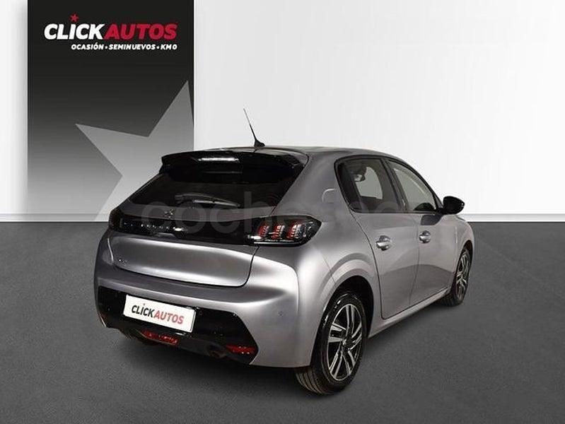 Usado Peugeot 208 Allure 100 CV (73 kW) 2023 Gris / plata Utilitario
