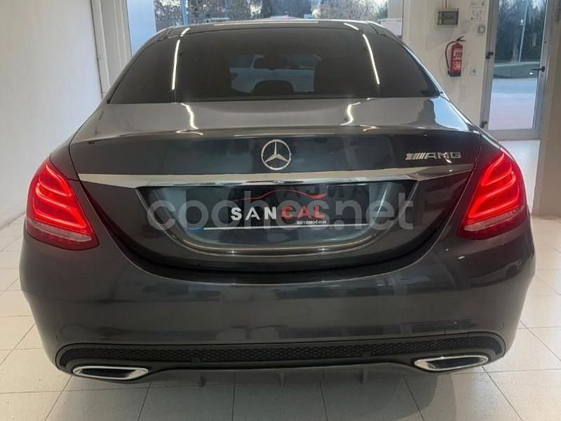 Usado Mercedes C220 AMG line 170 CV (125 kW) 2015 Gris / plata Berlina