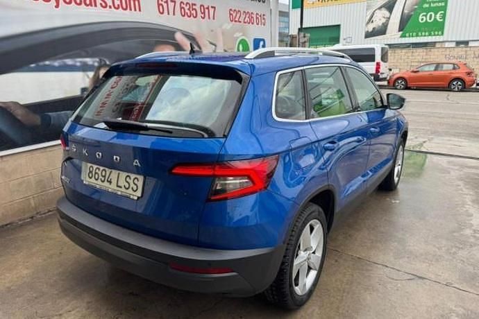 Usado Skoda Karoq Ambition 116 CV (85 kW) 2021 Azul SUV