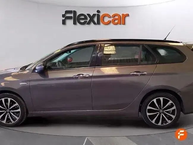 Usado Fiat Tipo Lounge 95 CV (69 kW) 2018 Gris Familiar