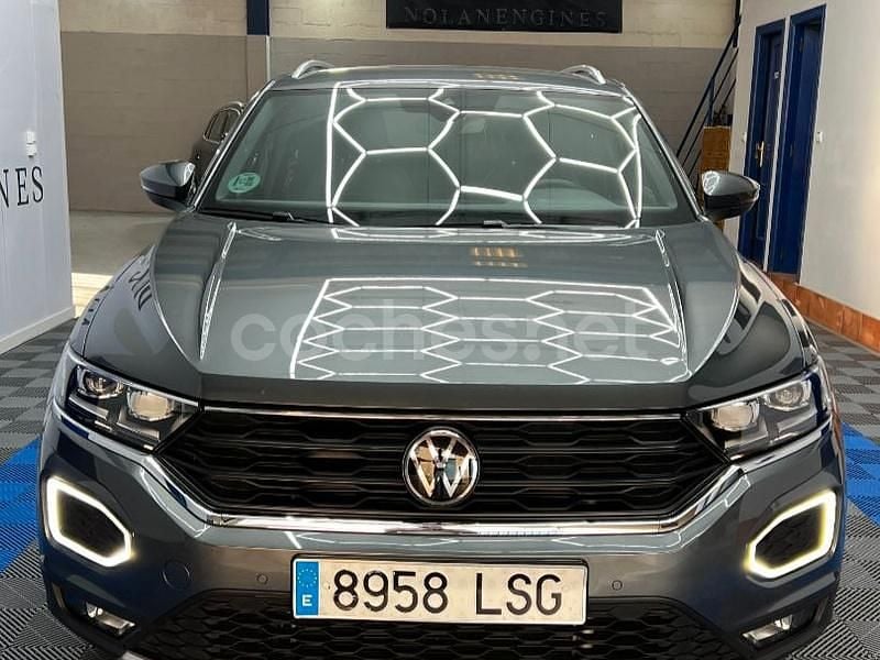 Usado VW T-Roc Sportline 150 CV (110 kW) 2021 Gris / plata SUV