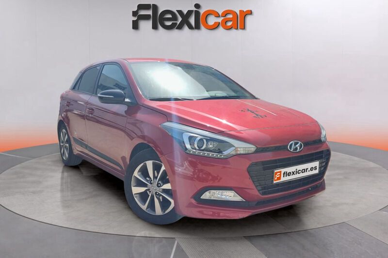 Rojo Usado 2018 Hyundai i20 Berlina | 10.490 € (Precio justo) - Imagen 1/4