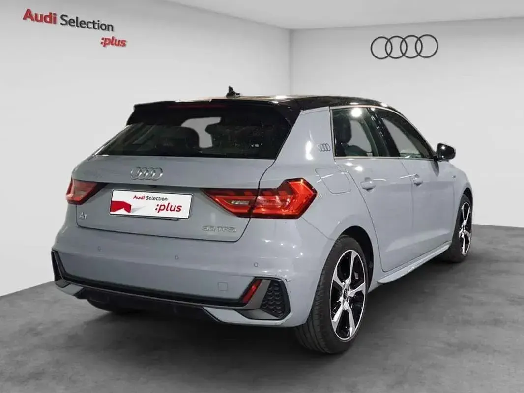 Usado Audi A1 Sportback Black Edition 110 CV (80 kW) 2022 Gris Utilitario