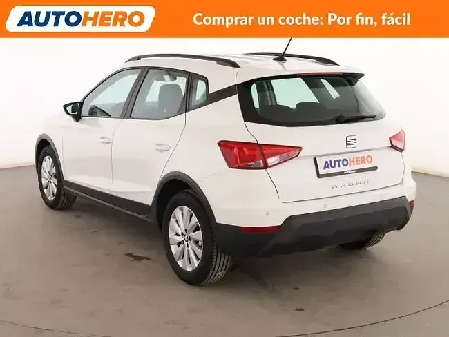 Usado Seat Arona Style 110 CV (80 kW) 2021 Blanco SUV