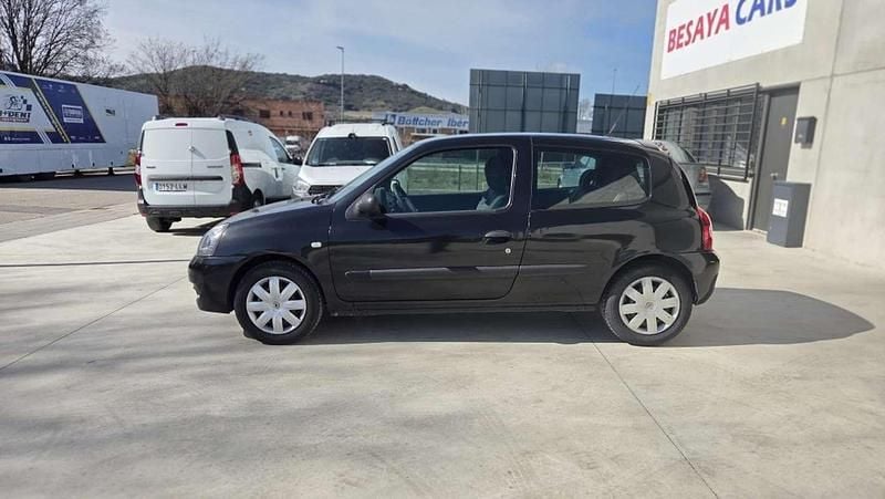 Usado Renault Clio II Authentique 75 CV (55 kW) 2007 Negro Utilitario