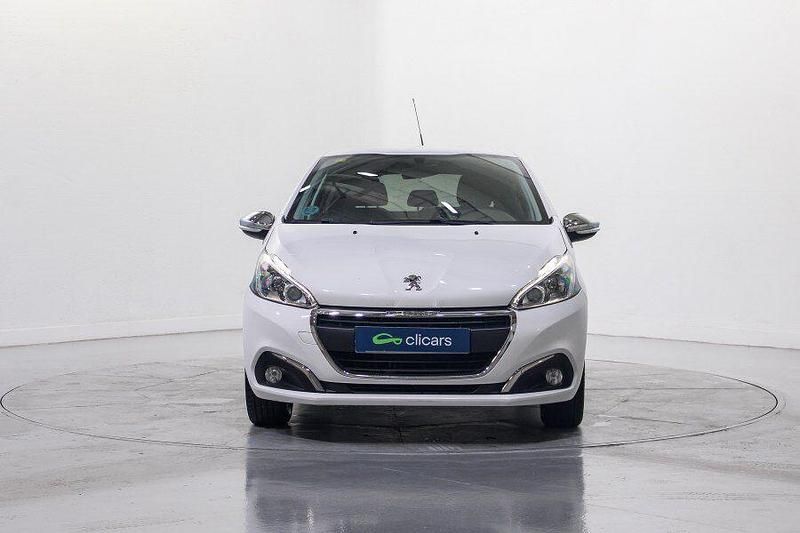 Usado Peugeot 208 Style 82 CV (60 kW) 2018 Blanco Utilitario