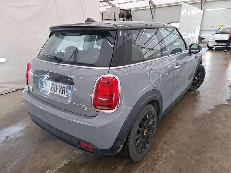 Usado Mini Cooper SE 135 kW (184 CV) 2021 Gris Utilitario