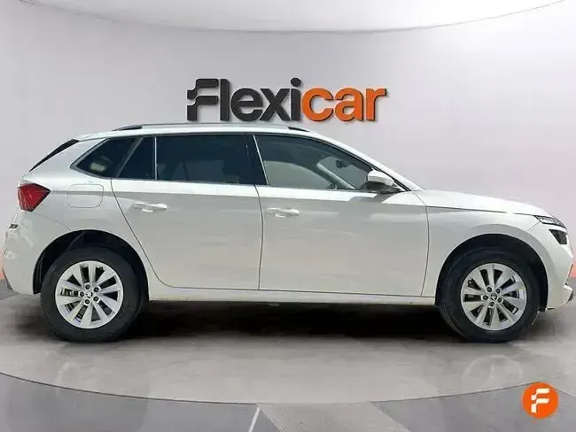 Usado Skoda Kamiq Active 110 CV (80 kW) 2023 Blanco SUV