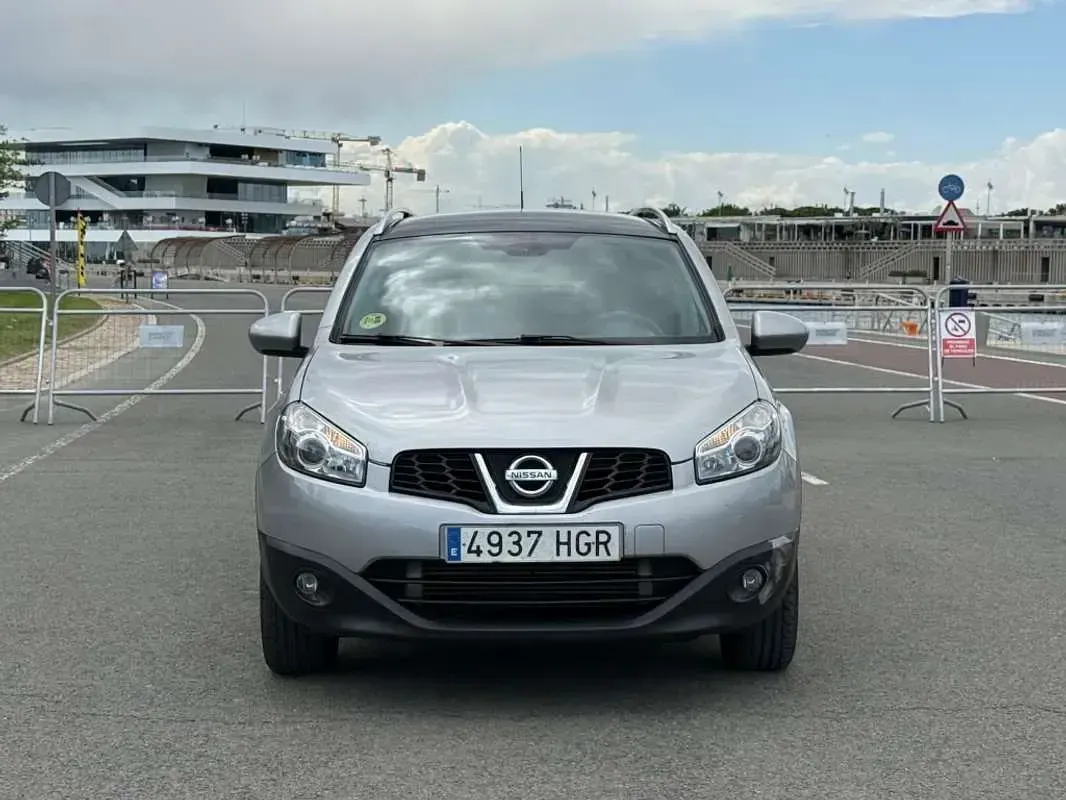 Usado Nissan Qashqai Acenta 150 CV (110 kW) 2011 Gris SUV