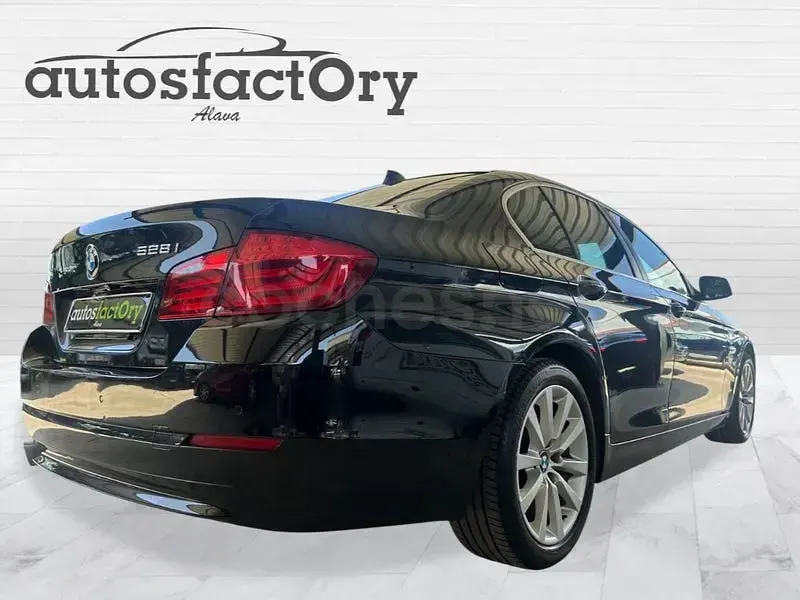 Usado BMW 528 245 CV (180 kW) 2012 Negro Familiar