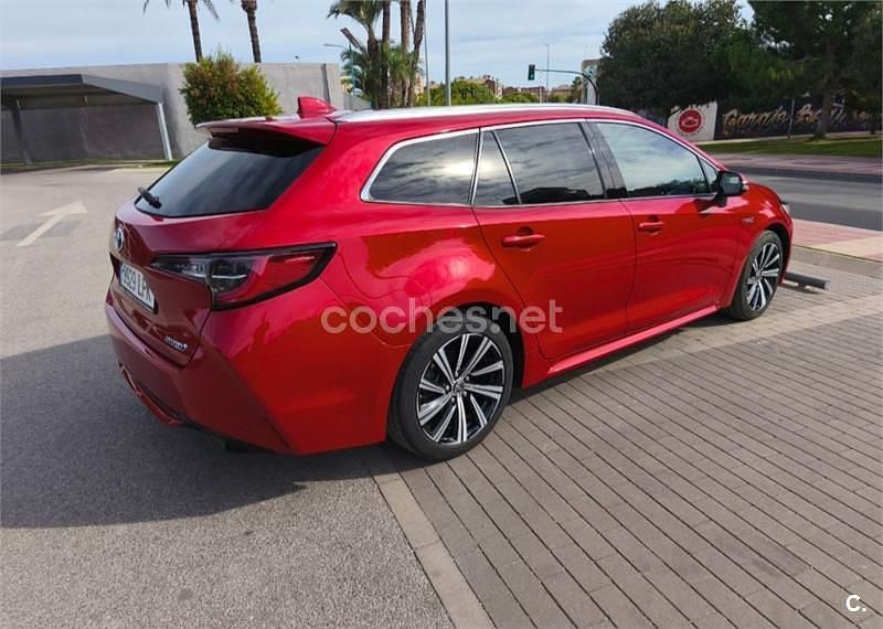 Usado Toyota Corolla Sport 180 CV (132 kW) 2021 Rojo Familiar