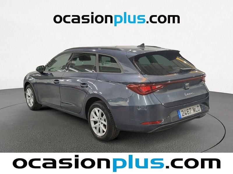 Usado Seat Leon Style 130 CV (95 kW) 2023 Gris Monovolumen