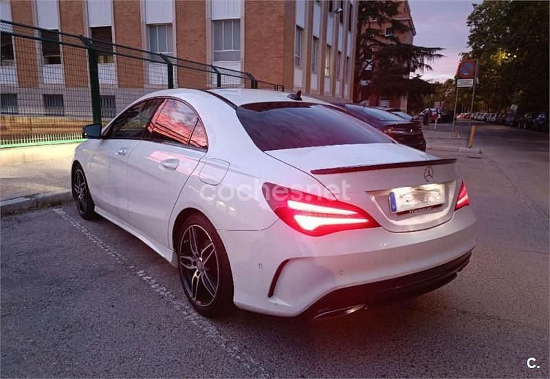 Usado Mercedes CLA220 177 CV (130 kW) 2016 Blanco Berlina