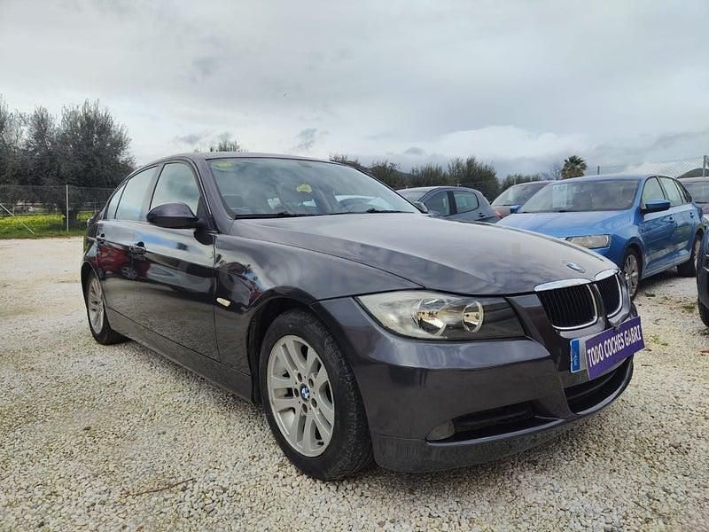 Usado BMW 318 129 CV (94 kW) 2006 Gris / plata Berlina