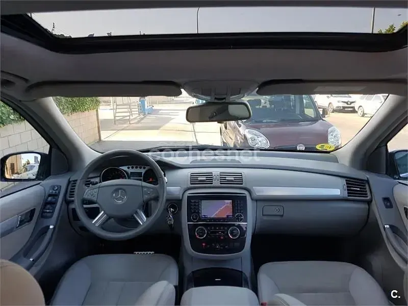 Usado Mercedes R320 224 CV (164 kW) 2008 Negro Monovolumen