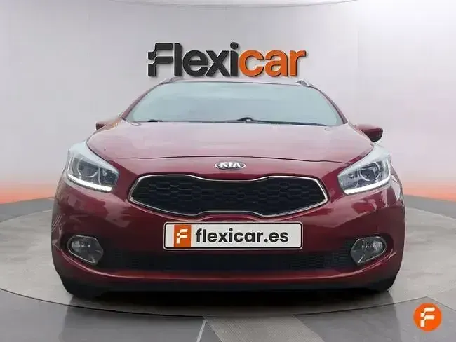 Usado Kia Ceed 100 CV (73 kW) 2014 Rojo Utilitario