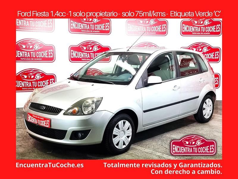 Usado Ford Fiesta Trend 97 CV (71 kW) 2008 Gris Utilitario