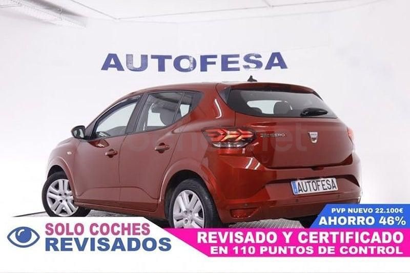 Usado Dacia Sandero Comfort 101 CV (74 kW) 2021 Granate Berlina