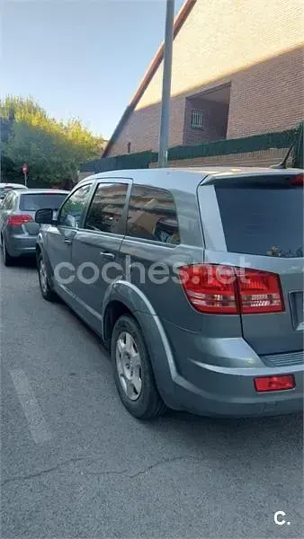 Usado Dodge Journey SE 140 CV (102 kW) 2011 Gris / plata SUV