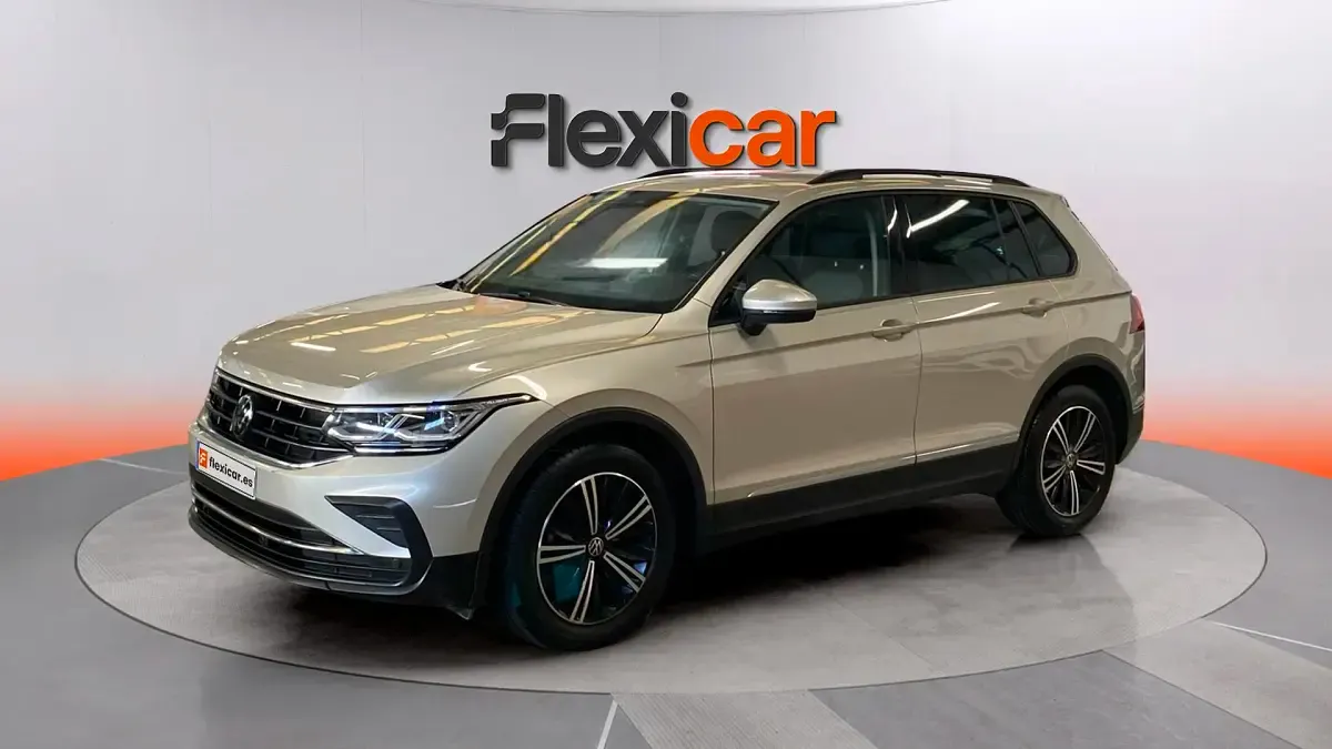 Usado VW Tiguan Life 150 CV (110 kW) 2024 Gris SUV