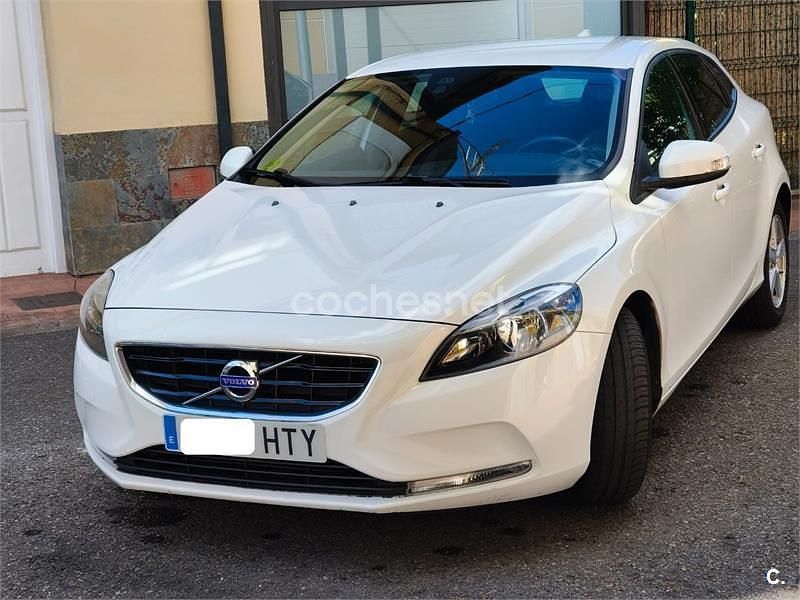 Blanco Usado 2013 Volvo V40 Kinetic Familiar | 10.800 € (Caro) - Imagen 1/4