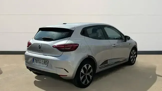 Usado Renault Clio LIMITED 90 CV (66 kW) 2021 Gris Utilitario