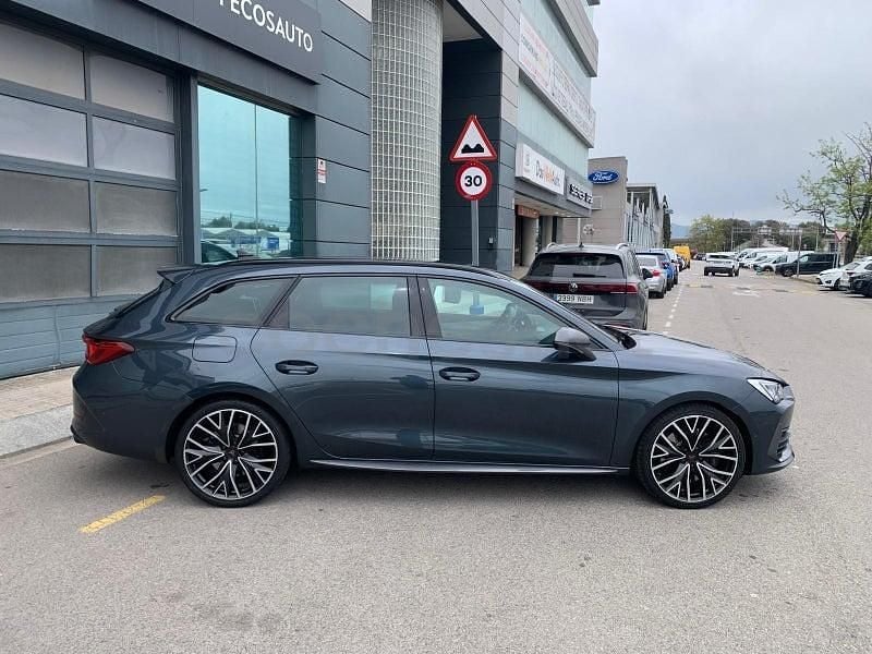Usado Cupra Leon VZ 300 CV (220 kW) 2022 Gris / plata Berlina