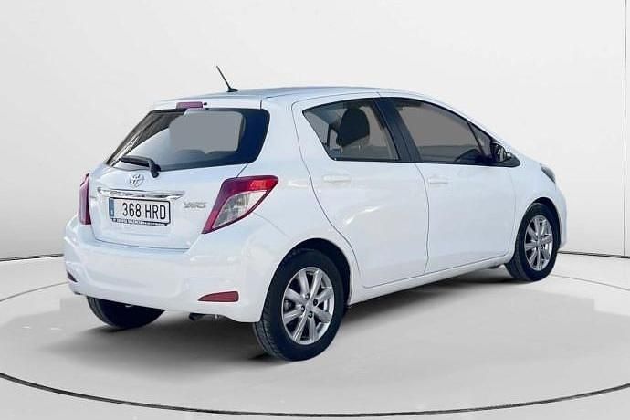 Usado Toyota Yaris Live 90 CV (66 kW) 2013 Utilitario