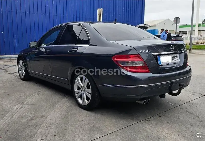 Używany Mercedes C200 Avantgarde 136 KM (100 kW) 2011 Niebieski Kombi