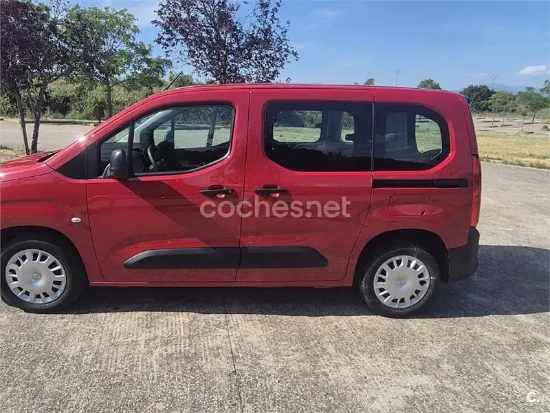Usado Opel Combo Life Edition 131 CV (96 kW) 2021 Rojo Monovolumen