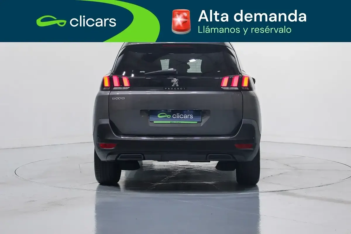 Usado Peugeot 5008 Allure 130 CV (95 kW) 2023 Gris SUV