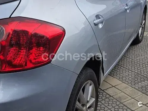 Usado Toyota Auris Sol 126 CV (92 kW) 2008 Azul Utilitario