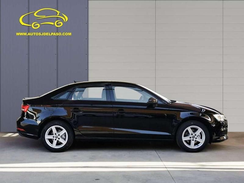 Usado Audi A3 150 CV (110 kW) 2019 Negro Berlina